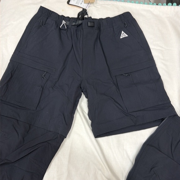 Men's Black Cargo Pants - Picture 5 of 5